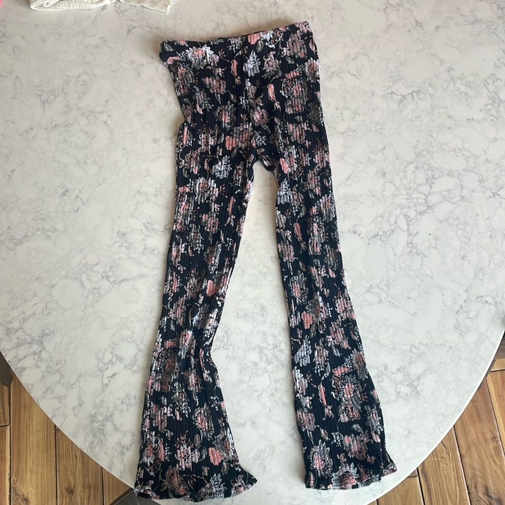 Very comfortable black flair pants with pink flowers